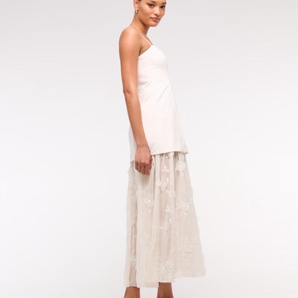 Abercrombie & Fitch Cream Floral Embroidered Maxi Dress - Picture 4 of 16